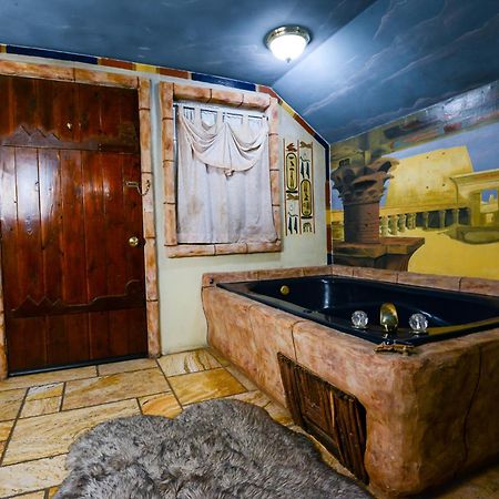 Castle Wood Theme Cottages- Couples Only Big Bear Lake Eksteriør billede