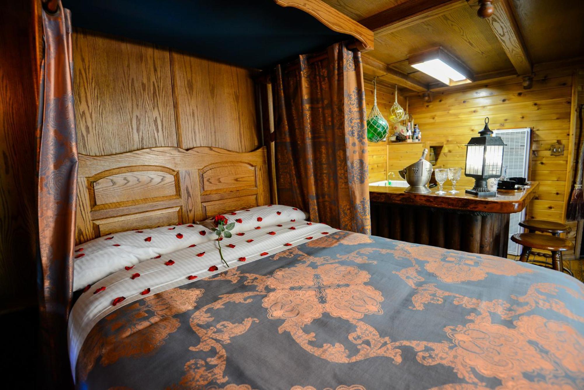 Castle Wood Theme Cottages- Couples Only Big Bear Lake Eksteriør billede