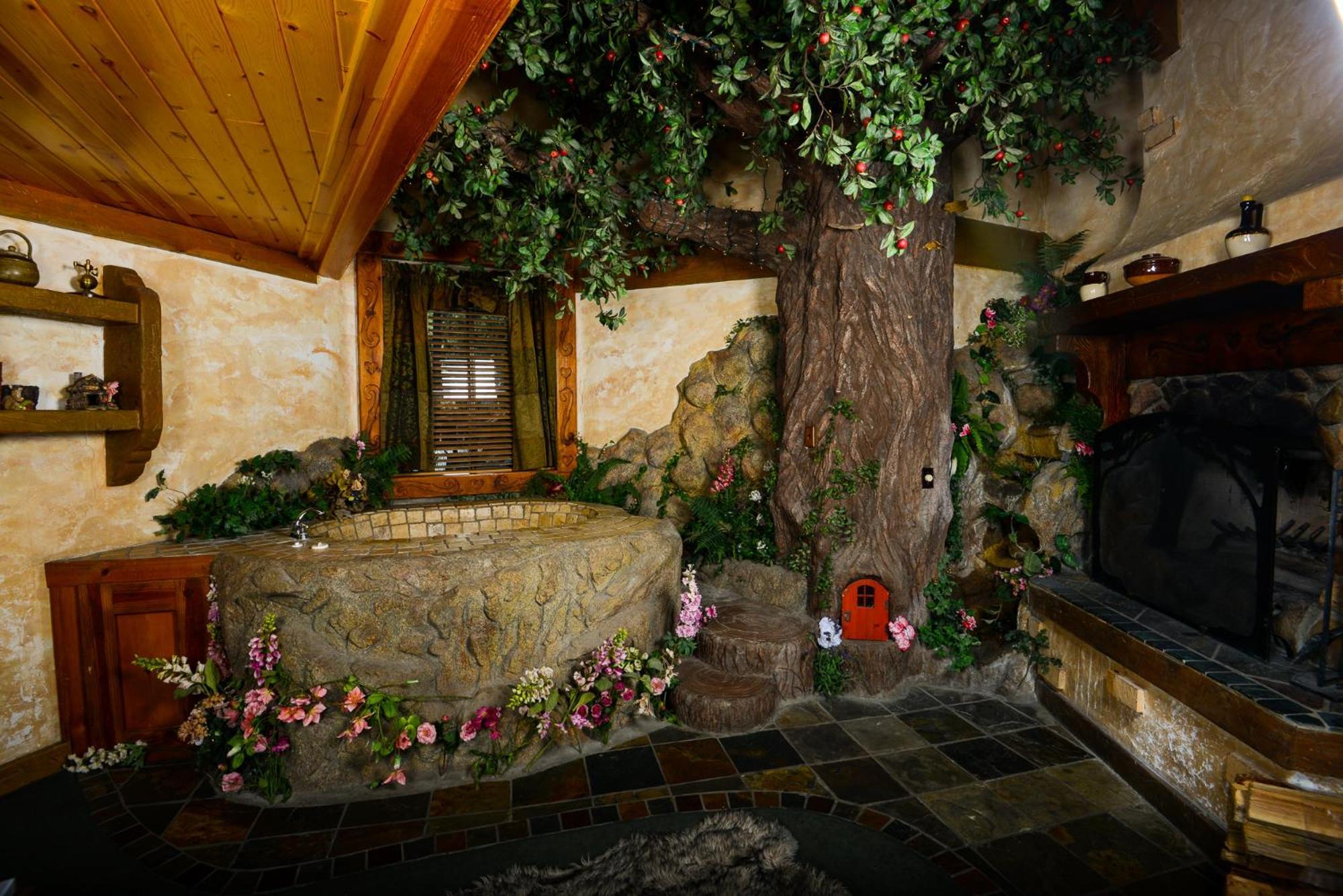Castle Wood Theme Cottages- Couples Only Big Bear Lake Eksteriør billede