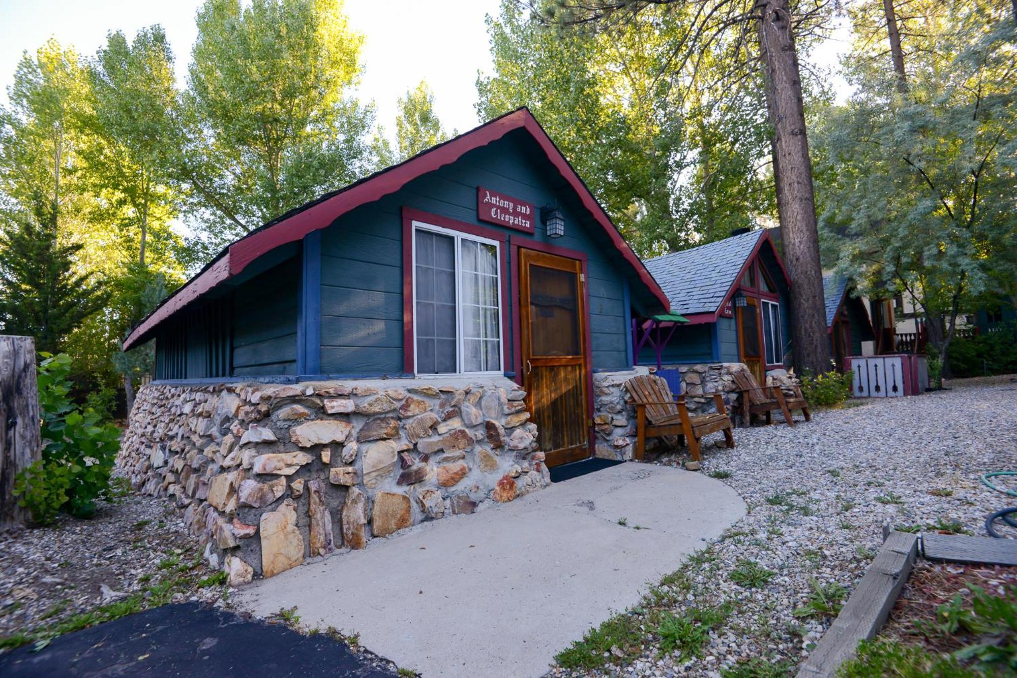 Castle Wood Theme Cottages- Couples Only Big Bear Lake Eksteriør billede